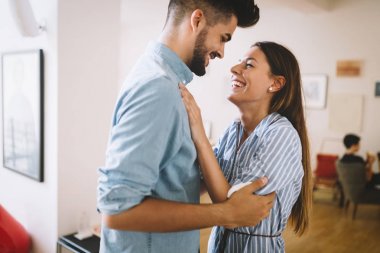 Body Language Signs He Likes You But Is Hiding It