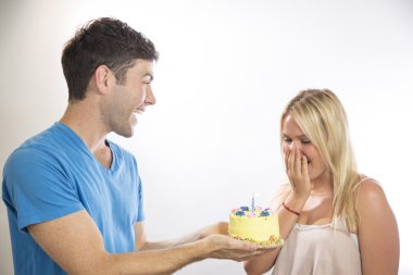 Sing He Is Going To Propose On Your Birthday ( 10 Important Signs)